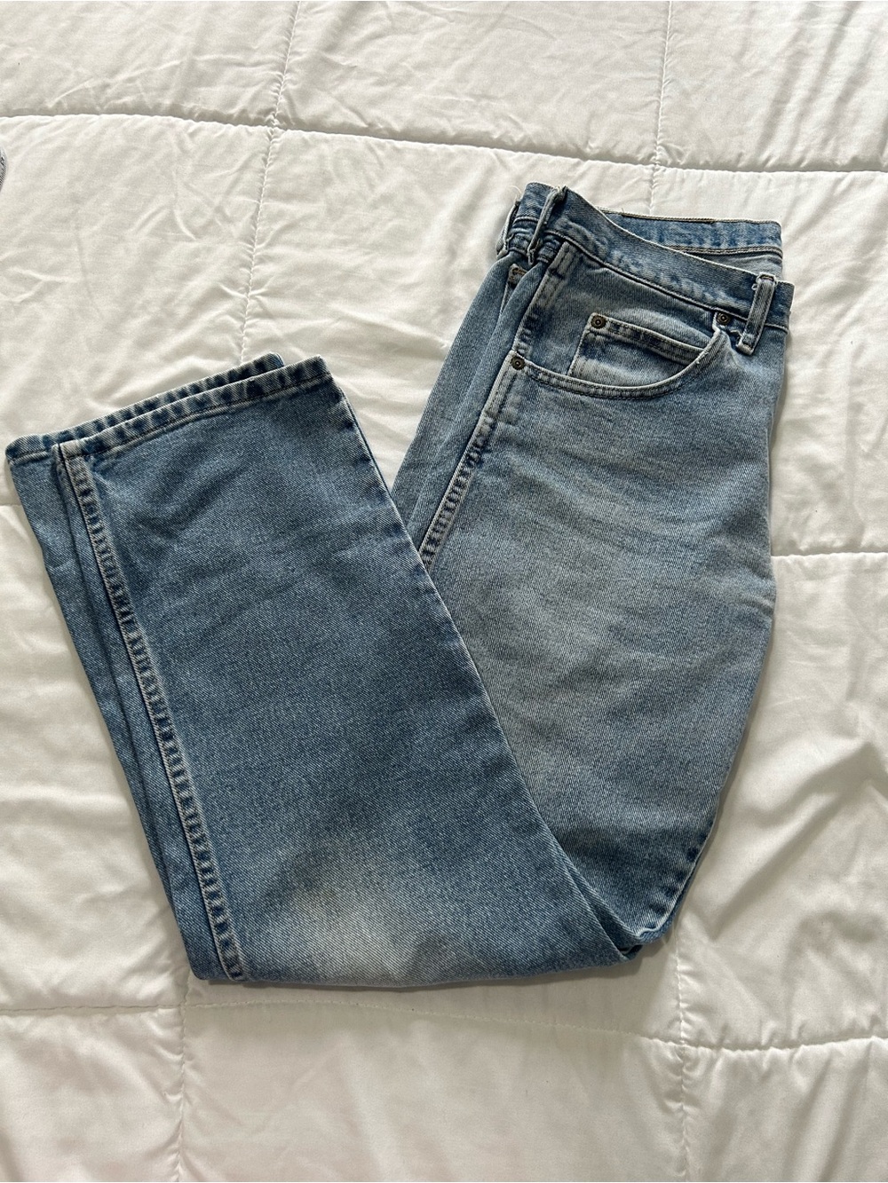 Wrangler Straight Leg Jeans in Light Blue Wash